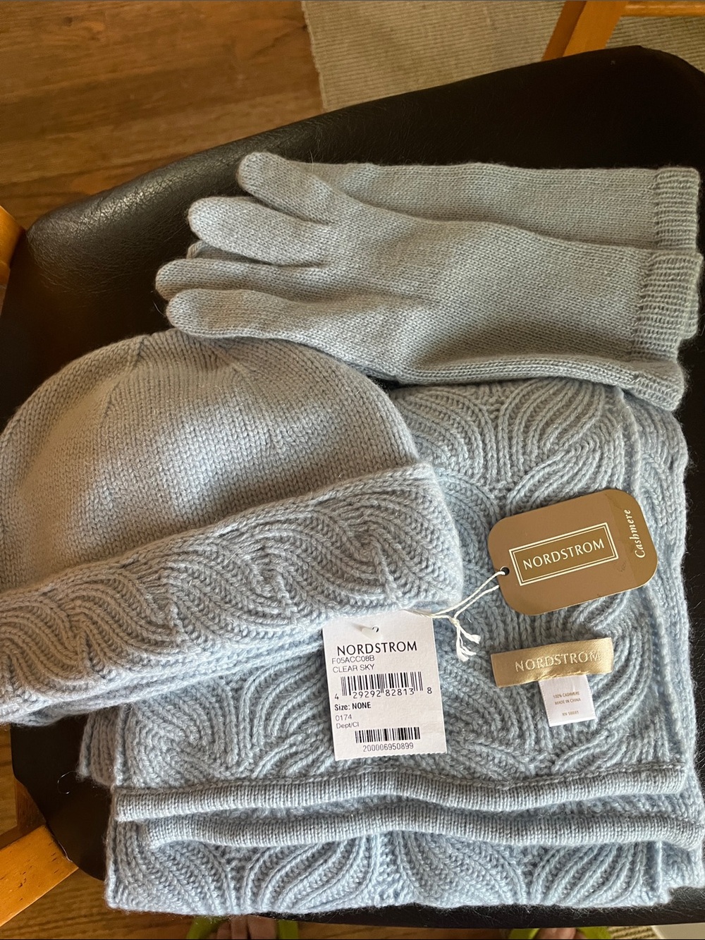 Nordstrom Light Gray Cashmere-Blend Knit Hat, Scarf & Gloves Set